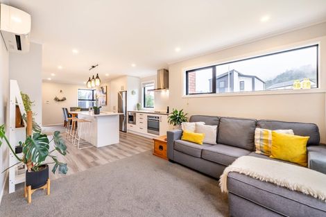 Photo of property in 48 Mawai Hakona Drive, Wallaceville, Upper Hutt, 5018