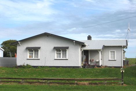 Photo of property in 11 Mosston Road, Castlecliff, Whanganui, 4501