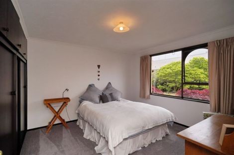 Photo of property in 34 Laing Crescent, Heathcote Valley, Christchurch, 8022