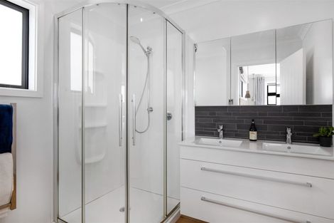 Photo of property in 20 Pacific View, Whitby, Porirua, 5024