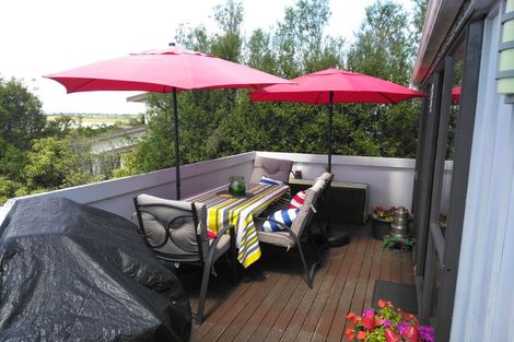 Photo of property in 145 Wiseley Road, West Harbour, Auckland, 0618