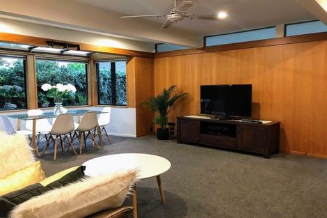 Photo of property in 16 Kent Lodge Avenue, Avonhead, Christchurch, 8042