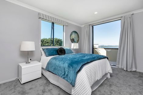 Photo of property in 11k Clearwater Cove, West Harbour, Auckland, 0618