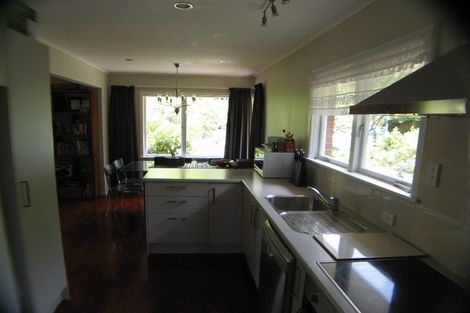Photo of property in 19 Woodstock Road, Forrest Hill, Auckland, 0620