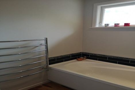 Photo of property in 2 Carrington Avenue, Hillcrest, Hamilton, 3216