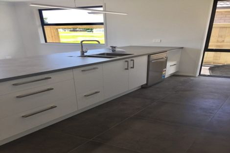 Photo of property in 95 Hills View Drive, Papamoa, 3118