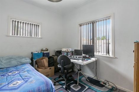 Photo of property in 48 Astley Avenue, New Lynn, Auckland, 0600