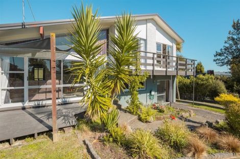 Photo of property in 14 Walnut Place, Owhata, Rotorua, 3010