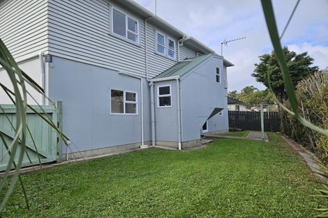 Photo of property in 8a Melandra Road, Stanmore Bay, Whangaparaoa, 0932