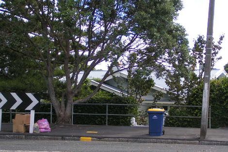 Photo of property in 118 Queen Street, Northcote Point, Auckland, 0627