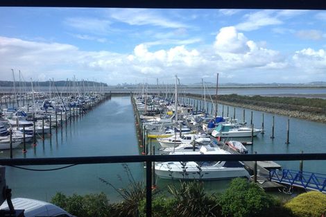 Photo of property in 16/15 Clearwater Cove, West Harbour, Auckland, 0618