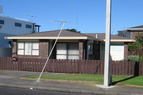 Photo of property in 2 Empire Road, Orewa, 0931