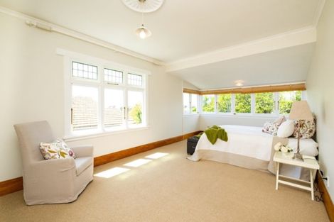 Photo of property in 28 Fitzroy Road, Bluff Hill, Napier, 4110