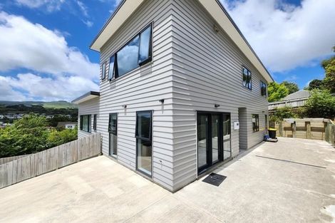 Photo of property in 28a Redwood Avenue, Tawa, Wellington, 5028