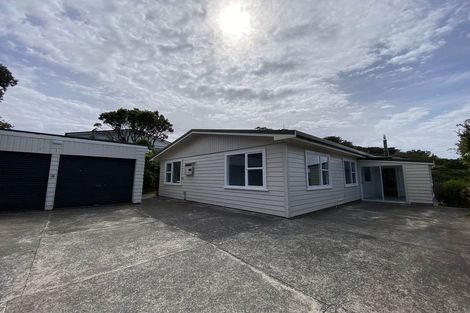 Photo of property in 1 Flint Way, Northland, Wellington, 6012