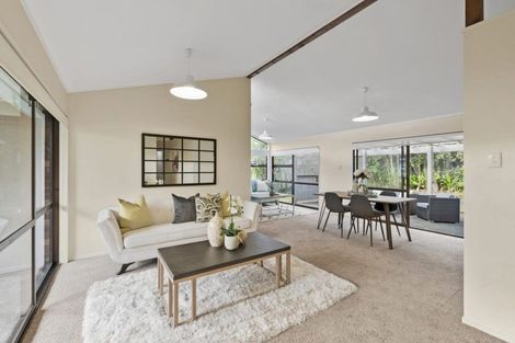 Photo of property in 487a Beach Road, Murrays Bay, Auckland, 0630