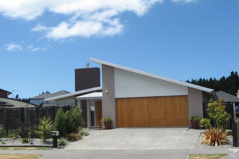 Photo of property in 38 Foresters Crescent, Parklands, Christchurch, 8083