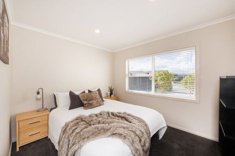 Photo of property in 9 Lorenzo Place, Kelvin Grove, Palmerston North, 4414