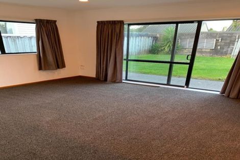 Photo of property in 350e Great South Road, Opaheke, Papakura, 2113