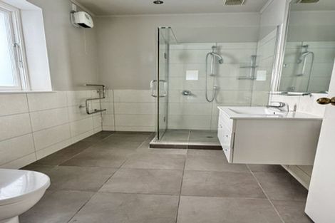 Photo of property in 98 Endeavour Street, Lyall Bay, Wellington, 6022