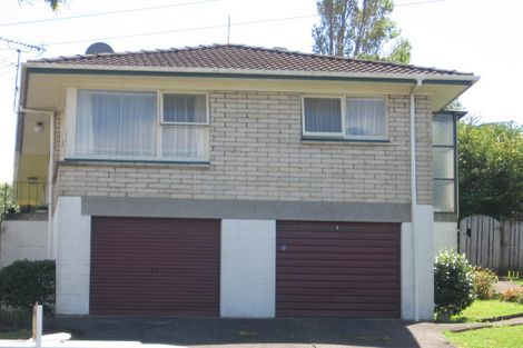 Photo of property in 2/6 Bentley Avenue, Glenfield, Auckland, 0629
