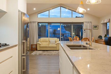 Photo of property in 118 Rosetta Road, Raumati South, Paraparaumu, 5032