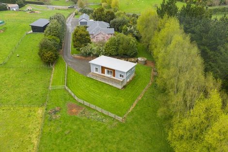 Photo of property in 35 Oram Drive, Turitea, Palmerston North, 4472