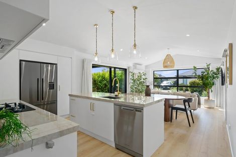 Photo of property in 18a Rose Leigh Drive, Cambridge, 3434