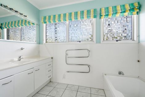 Photo of property in 52 George Point Road, Onerahi, Whangarei, 0110