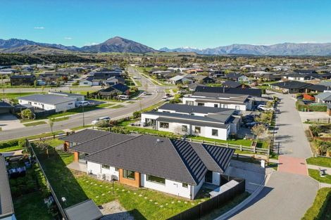 Photo of property in 40 Marbleleaf Lane, Albert Town, Wanaka, 9305