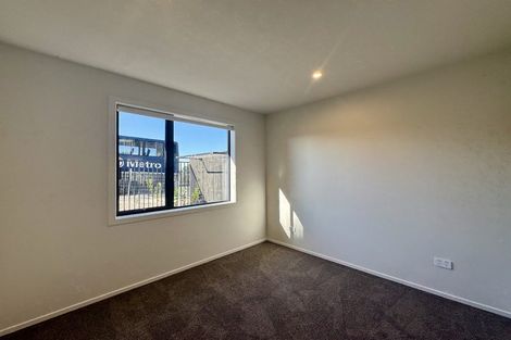 Photo of property in 1/506 Glenfield Road, Bayview, Auckland, 0629