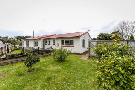Photo of property in 7 Ross Place, Blagdon, New Plymouth, 4310