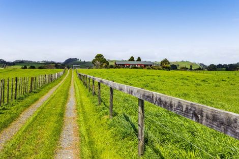 Photo of property in 196 Mokau Road, Urenui, 4377
