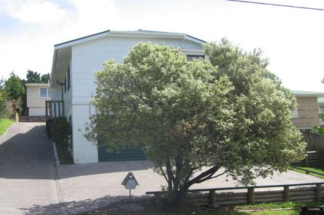 Photo of property in 2/12 Woodall Place, Totara Vale, Auckland, 0627