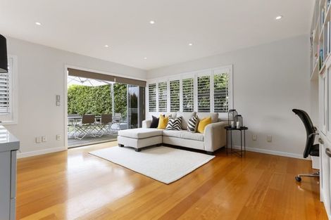 Photo of property in 14 Churchill Road, Murrays Bay, Auckland, 0630