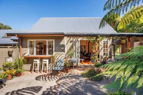 Photo of property in 355 Turitea Road, Turitea, Palmerston North, 4472