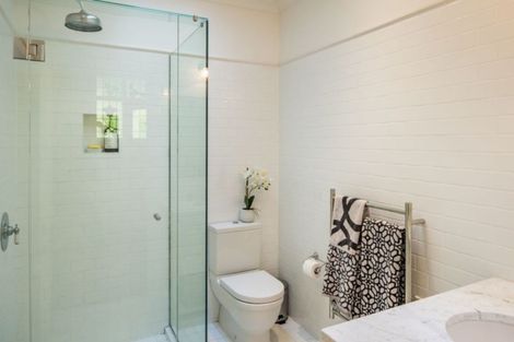 Photo of property in 17 Kowhai Street, Eastbourne, Lower Hutt, 5013