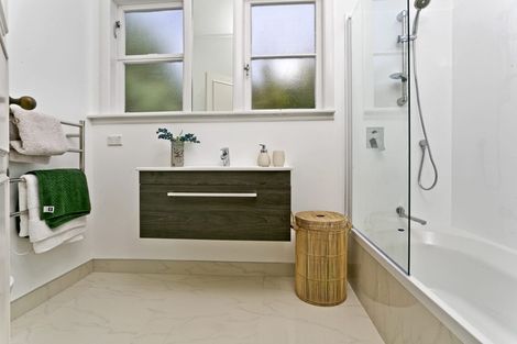 Photo of property in 1/221 Lake Road, Belmont, Auckland, 0622