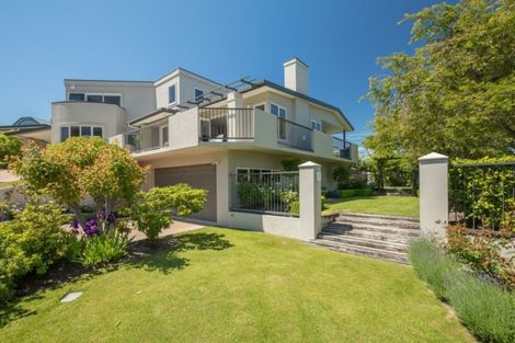 Photo of property in 10 Mulberry Lane, Wanaka, 9305