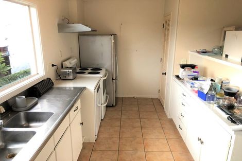 Photo of property in 61 Stanley Point Road, Stanley Point, Auckland, 0624