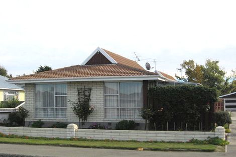 Photo of property in 2/82 Middlepark Road, Sockburn, Christchurch, 8042