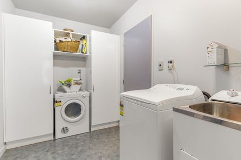 Photo of property in 52 Park Street, Winton, 9720