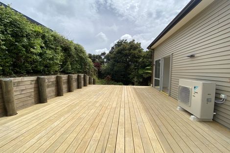 Photo of property in 22 Lorikeet Place, Unsworth Heights, Auckland, 0632