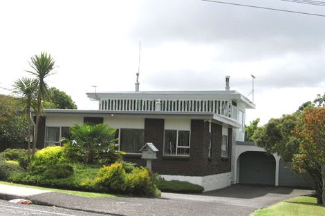 Photo of property in 98 Colwill Road, Massey, Auckland, 0614