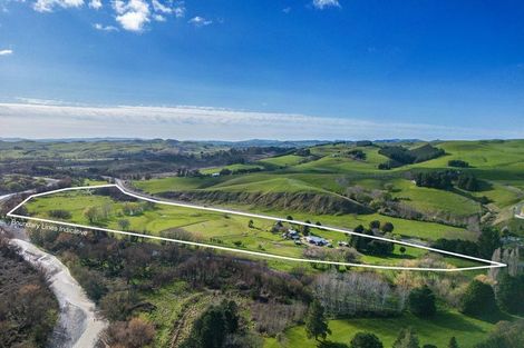 Photo of property in 2966 State Highway 2, Waipukurau, 4281