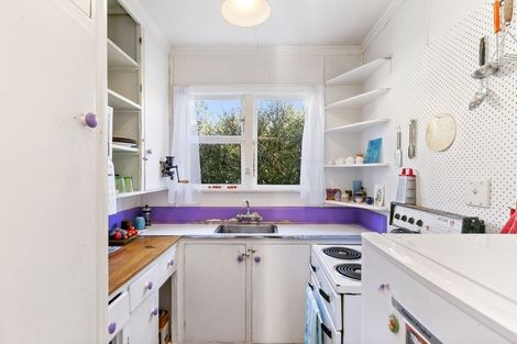 Photo of property in 24 Hudson Street, Island Bay, Wellington, 6023