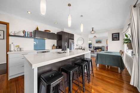 Photo of property in 73 Jellicoe Street, Martinborough, 5711