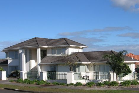 Photo of property in 5 Santa Ana Drive, Shamrock Park, Auckland, 2016
