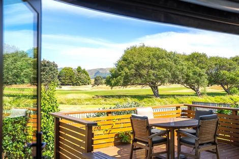 Photo of property in 34 Titoki Road, Waikanae Beach, Waikanae, 5036