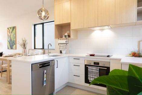 Photo of property in 13 Paetai Lane, Te Atatu Peninsula, 0610